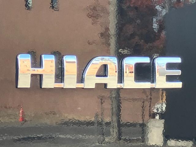 ハイエースバン スーパーGL ダークプライムII 4WD/1オーナー/ナビTV/バックカメラ/ETC/パノラミックビューモニター/モデリスタフルエアロ/17インチアルミ/LEDヘッドライト/カーゴマット/AC100V電源/カップホルダー(38枚目)