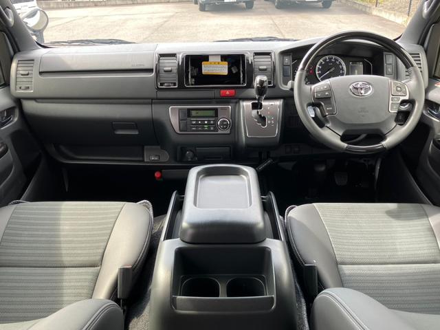 ハイエースバン ロングスーパーGL ダークプライムS 20thアニバーサリー/両側パワースライドドア/バックカメラ内臓デジタルインナーミラー/助手席エアバッグ/LEDヘッドライト/AC100Vアクセサリー/トヨタセーフティセンス/専用アブソーバー/(15枚目)