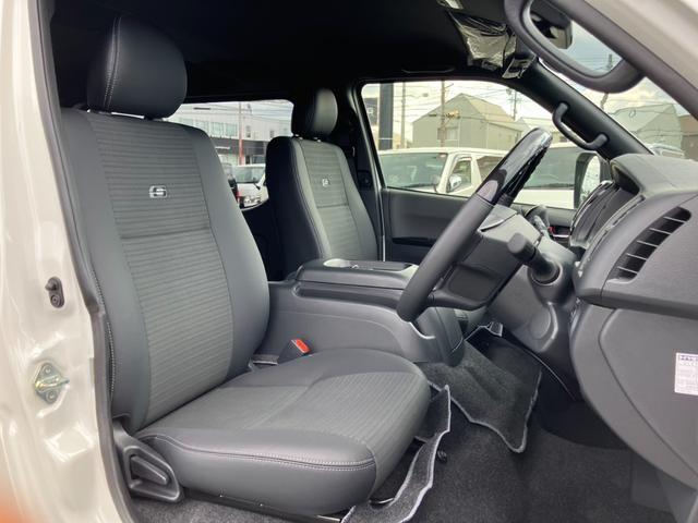 ハイエースバン ロングスーパーGL ダークプライムS 20thアニバーサリー/両側パワースライドドア/バックカメラ内臓デジタルインナーミラー/助手席エアバッグ/LEDヘッドライト/AC100Vアクセサリー/トヨタセーフティセンス/専用アブソーバー/(18枚目)