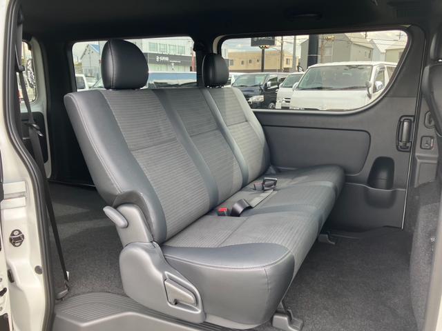 ハイエースバン ロングスーパーGL ダークプライムS 20thアニバーサリー/両側パワースライドドア/バックカメラ内臓デジタルインナーミラー/助手席エアバッグ/LEDヘッドライト/AC100Vアクセサリー/トヨタセーフティセンス/専用アブソーバー/(19枚目)