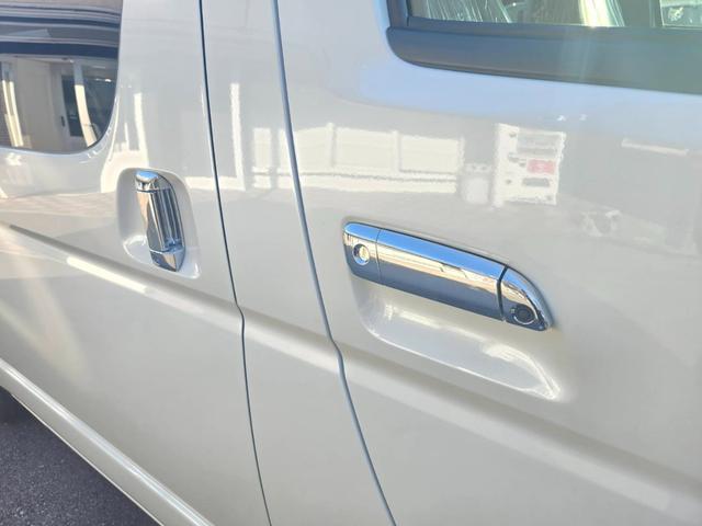 ハイエースバン ロングスーパーGL ダークプライムS 20thアニバーサリー/両側パワースライドドア/バックカメラ内臓デジタルインナーミラー/助手席エアバッグ/LEDヘッドライト/AC100Vアクセサリー/トヨタセーフティセンス/専用アブソーバー/(33枚目)