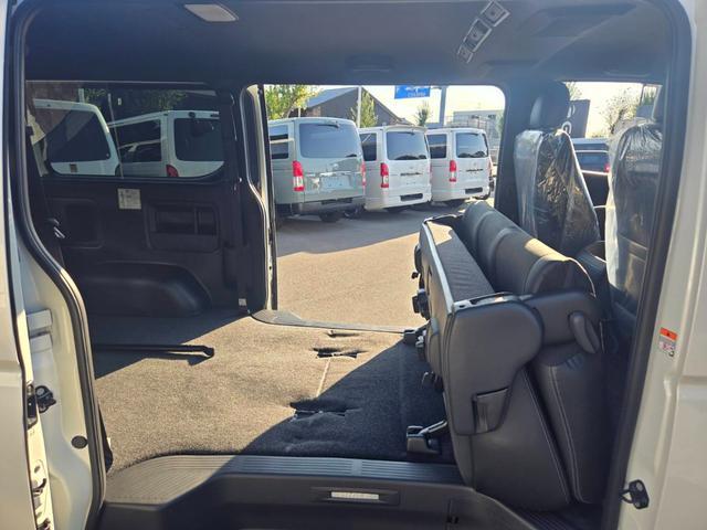 ハイエースバン ロングスーパーGL ダークプライムS 20thアニバーサリー/両側パワースライドドア/バックカメラ内臓デジタルインナーミラー/助手席エアバッグ/LEDヘッドライト/AC100Vアクセサリー/トヨタセーフティセンス/専用アブソーバー/(56枚目)