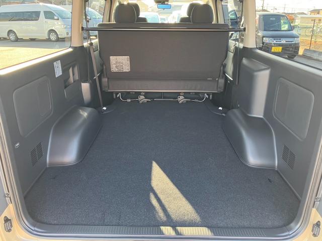 ハイエースバン ロングスーパーGL アースカラーパッケージ 登録済未使用車/パノラミックビューM/デジタルインナーM/両側パワースライドドア/クリアランスソナー/スマートキ/LEDヘッドライト/AC100V電源/トヨタセーフティーセンス(20枚目)