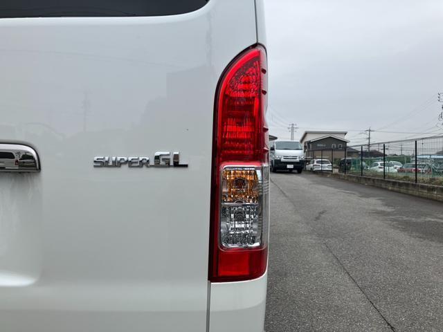 ハイエースバン スーパーGL ダークプライムII ALPINE BIGDA/Bカメラ/HDMI/ETC/トヨタセーフティーセンス/LEDヘッドライト/GR8フロントスポイラー/ESSEX18inアルミ/センターコンソール/シートカバー/ベッドキット(41枚目)