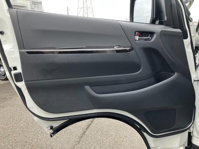 ハイエースバン スーパーGL ダークプライムII ALPINE BIGDA/Bカメラ/HDMI/ETC/トヨタセーフティーセンス/LEDヘッドライト/GR8フロントスポイラー/ESSEX18inアルミ/センターコンソール/シートカバー/ベッドキット(45枚目)