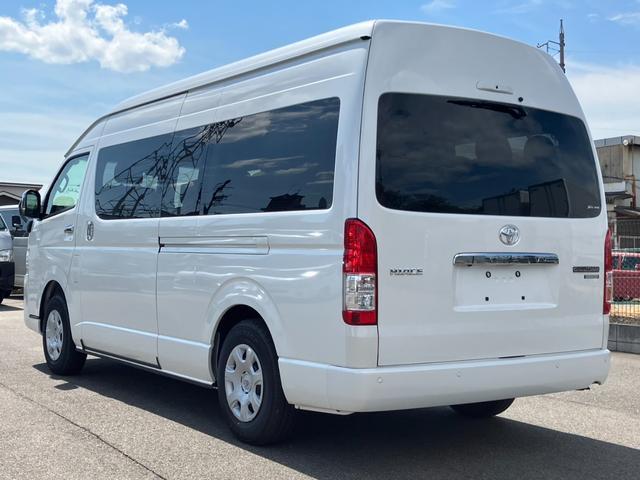 ハイエースワゴン グランドキャビン　ファインテックツアラー／登録済未使用車／１０人乗り／デジタルインナーミラー／パノラミックビューモニター／電動スライドドア／ＬＥＤフォグライト／スマートキー／トヨタセーフティセンス／助手席エアバック（12枚目）