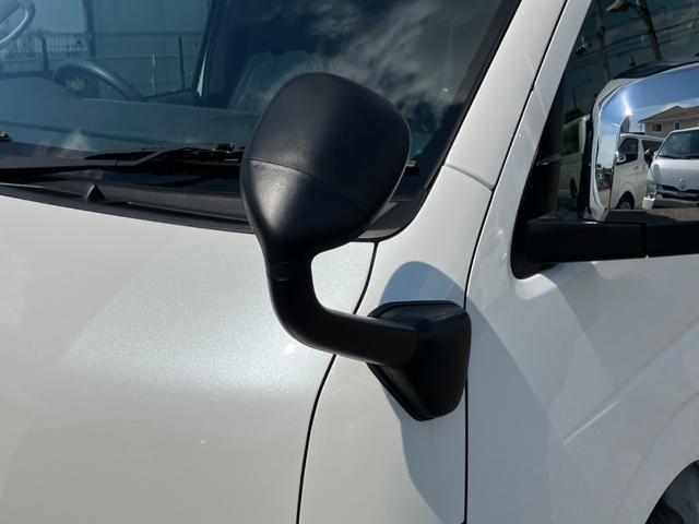 ハイエースワゴン グランドキャビン　ファインテックツアラー／登録済未使用車／１０人乗り／デジタルインナーミラー／パノラミックビューモニター／電動スライドドア／ＬＥＤフォグライト／スマートキー／トヨタセーフティセンス／助手席エアバック（31枚目）