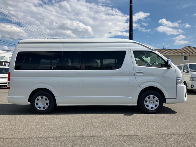 ハイエースワゴン グランドキャビン　ファインテックツアラー／新車未登録／１０人乗り／デジタルインナーミラー／パノラミックビューモニター／電動スライドドア／ＬＥＤフォグライト／スマートキー／トヨタセーフティセンス／助手席エアバック（23枚目）