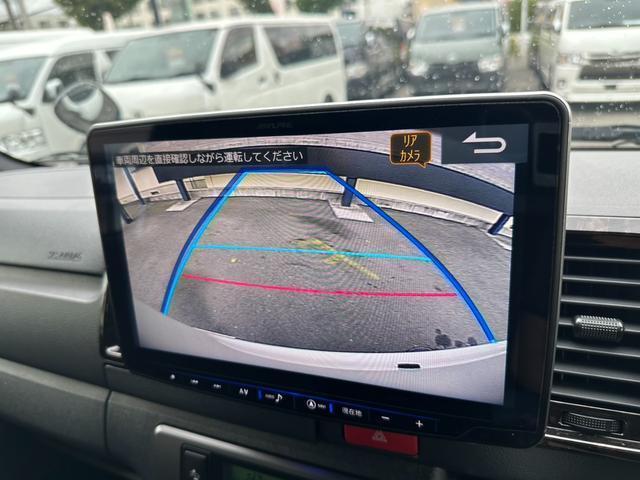 ハイエースバン スーパーGL ダークプライムII 4WD/BIG-Xナビ/Bカメラ/ETC/純正アルミ/LEDヘッドライト/スマートキー&プッシュスタート/サイドバイザー/Wエアバッグ/AC100V電源/セーフティセンス/スライドドア小窓あり!(3枚目)