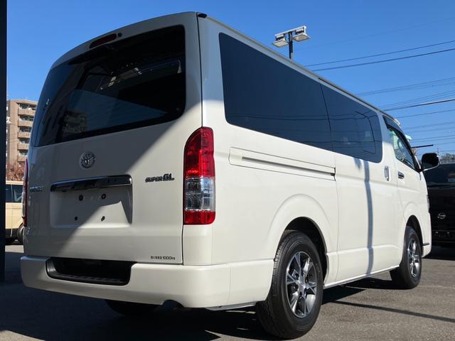 ハイエースバン スーパーGL ダークプライムII 4WD/BIG-Xナビ/Bカメラ/ETC/純正アルミ/LEDヘッドライト/スマートキー&プッシュスタート/サイドバイザー/Wエアバッグ/AC100V電源/セーフティセンス/スライドドア小窓あり!(11枚目)