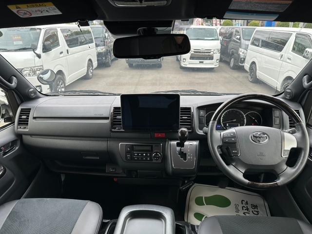 ハイエースバン スーパーGL ダークプライムII 4WD/BIG-Xナビ/Bカメラ/ETC/純正アルミ/LEDヘッドライト/スマートキー&プッシュスタート/サイドバイザー/Wエアバッグ/AC100V電源/セーフティセンス/スライドドア小窓あり!(14枚目)