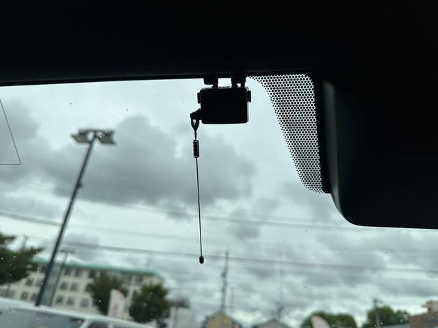 ハイエースバン スーパーGL ダークプライムII 4WD/BIG-Xナビ/Bカメラ/ETC/純正アルミ/LEDヘッドライト/スマートキー&プッシュスタート/サイドバイザー/Wエアバッグ/AC100V電源/セーフティセンス/スライドドア小窓あり!(19枚目)