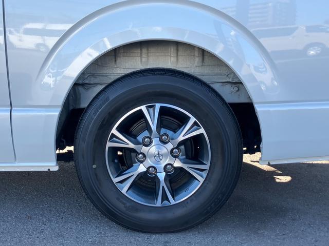 ハイエースバン スーパーGL ダークプライムII 4WD/BIG-Xナビ/Bカメラ/ETC/純正アルミ/LEDヘッドライト/スマートキー&プッシュスタート/サイドバイザー/Wエアバッグ/AC100V電源/セーフティセンス/スライドドア小窓あり!(40枚目)