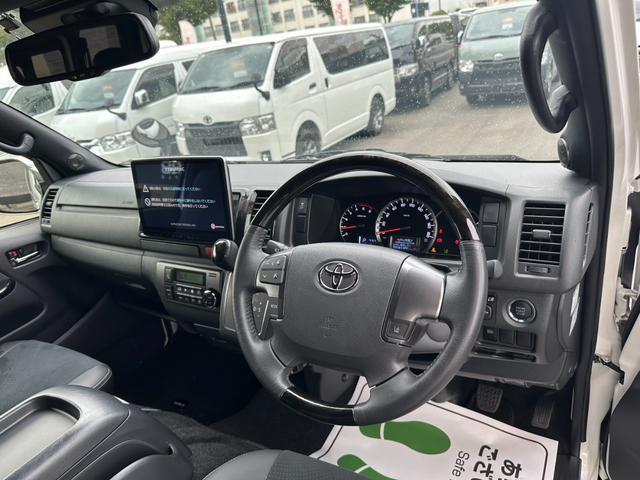 ハイエースバン スーパーGL ダークプライムII 4WD/BIG-Xナビ/Bカメラ/ETC/純正アルミ/LEDヘッドライト/スマートキー&プッシュスタート/サイドバイザー/Wエアバッグ/AC100V電源/セーフティセンス/スライドドア小窓あり!(43枚目)