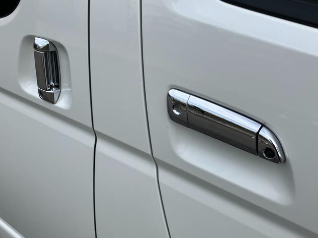 ハイエースバン スーパーGL ダークプライム 1オーナー/ナビTV/Bluetoothバックカメラ/ETC/AC100V電源/フロントスポイラー/16inアルミホイール/LEDヘッドライト/スマートキー/センターカーテン/新品ベッドキット(32枚目)