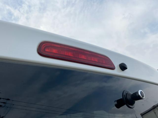 ハイエースバン スーパーGL ダークプライム 1オーナー/ナビTV/Bluetoothバックカメラ/ETC/AC100V電源/フロントスポイラー/16inアルミホイール/LEDヘッドライト/スマートキー/センターカーテン/新品ベッドキット(35枚目)