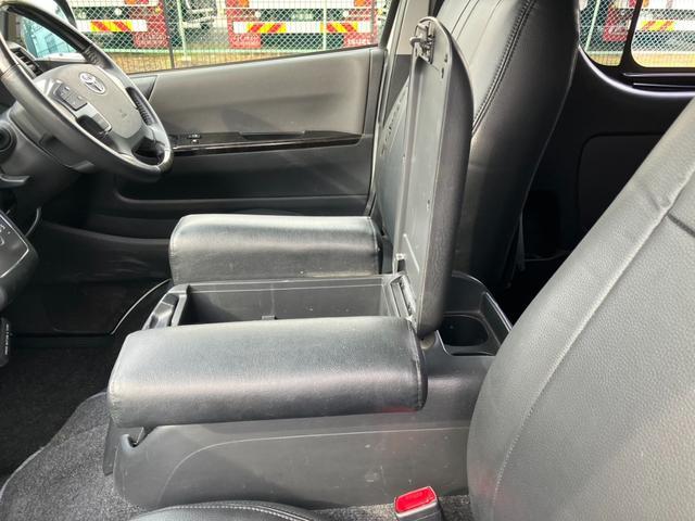 ハイエースバン スーパーGL ダークプライム 1オーナー/ナビTV/Bluetoothバックカメラ/ETC/AC100V電源/フロントスポイラー/16inアルミホイール/LEDヘッドライト/スマートキー/センターカーテン/新品ベッドキット(47枚目)