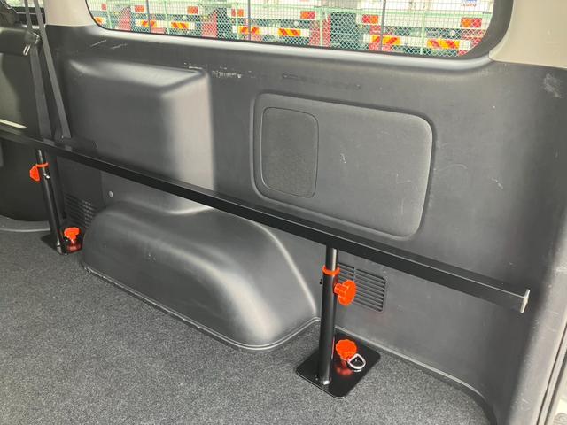 ハイエースバン スーパーGL ダークプライム 1オーナー/ナビTV/Bluetoothバックカメラ/ETC/AC100V電源/フロントスポイラー/16inアルミホイール/LEDヘッドライト/スマートキー/センターカーテン/新品ベッドキット(57枚目)