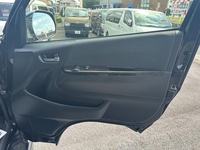 ハイエースバン スーパーGL ダークプライム GR8センターコンソール/ナビTV/バックカメラ/フリップダウンモニター/両側パワスラ/社外アルミ/ベッドキット(42枚目)