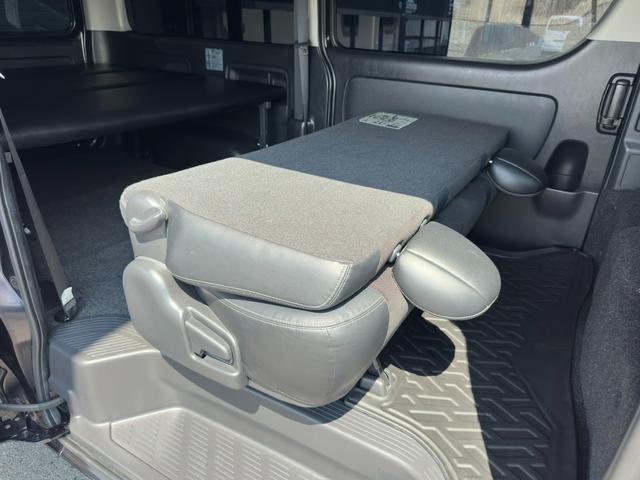 ハイエースバン スーパーGL ダークプライム GR8センターコンソール/ナビTV/バックカメラ/フリップダウンモニター/両側パワスラ/社外アルミ/ベッドキット(55枚目)