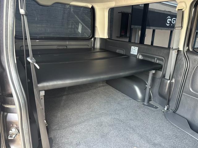ハイエースバン スーパーGL ダークプライム GR8センターコンソール/ナビTV/バックカメラ/フリップダウンモニター/両側パワスラ/社外アルミ/ベッドキット(57枚目)