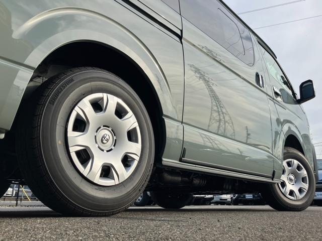 ハイエースバン ロングワイドスーパーＧＬ　アースカラーパッケージ　登録済未使用車／４ＷＤ／寒冷地仕様／ＡＬＰＩＮＥ　ＢＩＧＤＡ／ＨＤＭＩ／ＥＴＣ／パノラミックビューＭ／ＬＥＤヘッドライト／クリアランスソナー／スマートキー／純正エンジンスタータ（26枚目）