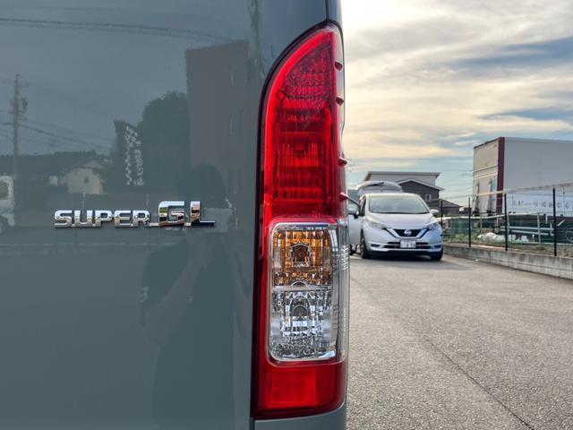 ハイエースバン ロングワイドスーパーＧＬ　アースカラーパッケージ　登録済未使用車／４ＷＤ／寒冷地仕様／ＡＬＰＩＮＥ　ＢＩＧＤＡ／ＨＤＭＩ／ＥＴＣ／パノラミックビューＭ／ＬＥＤヘッドライト／クリアランスソナー／スマートキー／純正エンジンスタータ（43枚目）