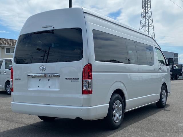 ハイエースワゴン グランドキャビン　ファインテックツアラー／登録済未使用車／１０人乗り／デジタルインナーミラー／パノラミックビューモニター／電動スライドドア／ＬＥＤフォグライト／スマートキー／トヨタセーフティセンス／助手席エアバック（11枚目）