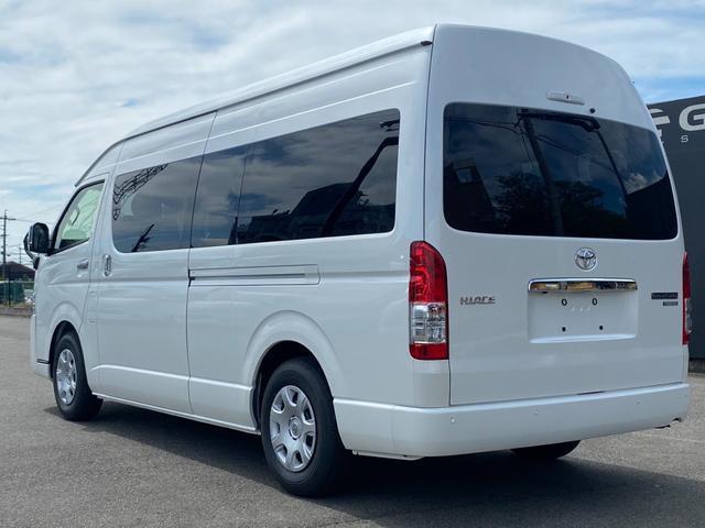 ハイエースワゴン グランドキャビン　ファインテックツアラー／登録済未使用車／１０人乗り／デジタルインナーミラー／パノラミックビューモニター／電動スライドドア／ＬＥＤフォグライト／スマートキー／トヨタセーフティセンス／助手席エアバック（12枚目）