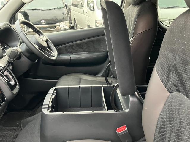 キャラバン ロンググランドプレミアムＧＸ　８インチナビＴＶ／バックカメラ／Ｂｌｕｅｔｏｏｔｈ／アラウンドビューモニター／インテリジェントルームミラー／ＥＴＣ／エマージェンシーブレーキ／クリアランスソナー／ＬＥＤヘッドライト／ベッドキット（53枚目）