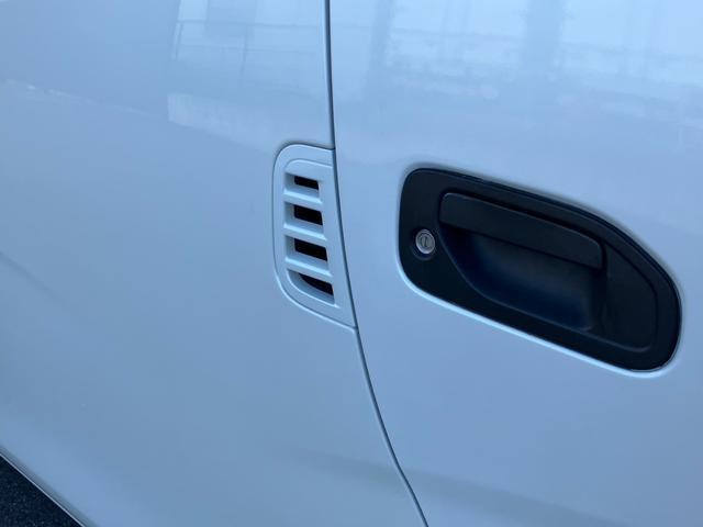 NV350キャラバンバン スーパーロングワイドDX クロムギアパッケージ スーパーロング/ハイルーフ/ナビTV/Bluetooth/ETC/バックカメラ/リアクーラー/純正アルミホイール/キーレス/フォグライト/リアシートベルト/エアバック(35枚目)
