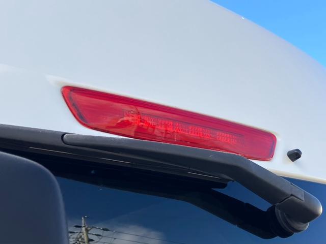 NV350キャラバンバン スーパーロングワイドDX クロムギアパッケージ スーパーロング/ハイルーフ/ナビTV/Bluetooth/ETC/バックカメラ/リアクーラー/純正アルミホイール/キーレス/フォグライト/リアシートベルト/エアバック(38枚目)