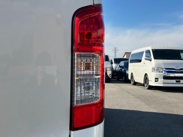 NV350キャラバンバン スーパーロングワイドDX クロムギアパッケージ スーパーロング/ハイルーフ/ナビTV/Bluetooth/ETC/バックカメラ/リアクーラー/純正アルミホイール/キーレス/フォグライト/リアシートベルト/エアバック(42枚目)