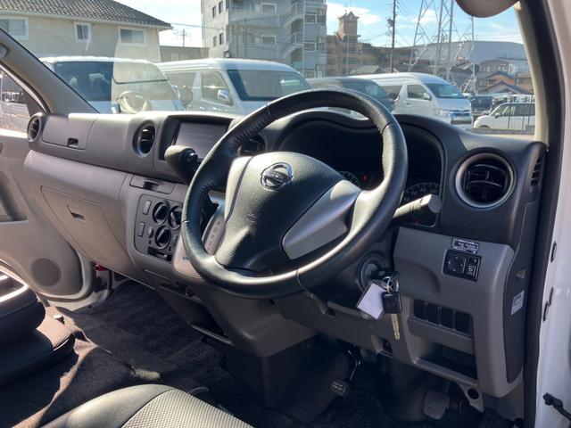 NV350キャラバンバン スーパーロングワイドDX クロムギアパッケージ スーパーロング/ハイルーフ/ナビTV/Bluetooth/ETC/バックカメラ/リアクーラー/純正アルミホイール/キーレス/フォグライト/リアシートベルト/エアバック(49枚目)