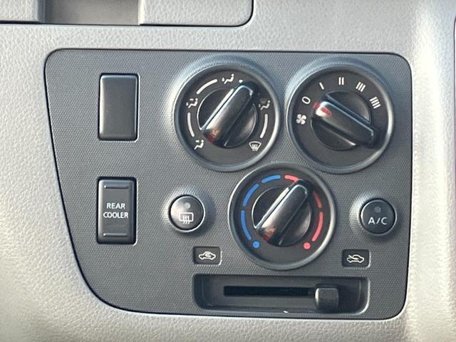 NV350キャラバンバン スーパーロングワイドDX クロムギアパッケージ スーパーロング/ハイルーフ/ナビTV/Bluetooth/ETC/バックカメラ/リアクーラー/純正アルミホイール/キーレス/フォグライト/リアシートベルト/エアバック(53枚目)