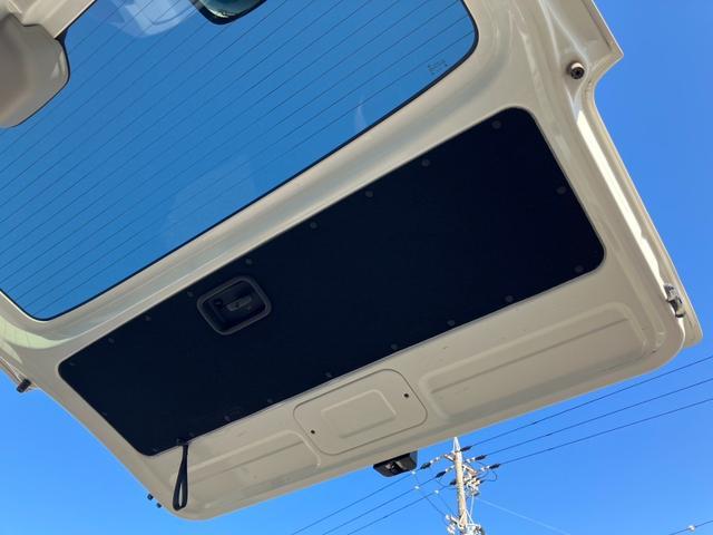 NV350キャラバンバン スーパーロングワイドDX クロムギアパッケージ スーパーロング/ハイルーフ/ナビTV/Bluetooth/ETC/バックカメラ/リアクーラー/純正アルミホイール/キーレス/フォグライト/リアシートベルト/エアバック(65枚目)