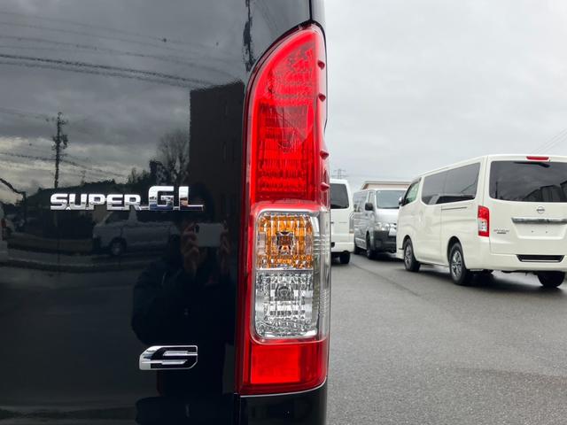 ハイエースバン ロングスーパーＧＬ　ダークプライムＳ　登録済未使用車／パノラミックビューモニター／両側パワースライドドア／クリアランスソナー／ＡＣ１００Ｖ電源／スマートキー／ＬＥＤヘッドライト／ＬＥＤフォグライト／トヨタセーフティーセンス（43枚目）