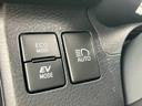 ハイブリッドＦ　登録済未使用車／バックモニター／トヨタセーフティーセンス／ＡＣ１００Ｖ電源／ダブルエアバック／オートハイビーム／レーンキーピング／トラクションコントロール／キーレスエントリー／電動格納ドアミラー（48枚目）