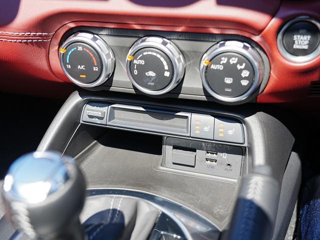 ロードスターRF VS バーガンディ・セレクション 衝突被害軽減システム オートマチックハイビーム 革シート シートヒーター バックカメラ オートクルーズコントロール オートライト LEDヘッドランプ ETC Bluetooth(10枚目)