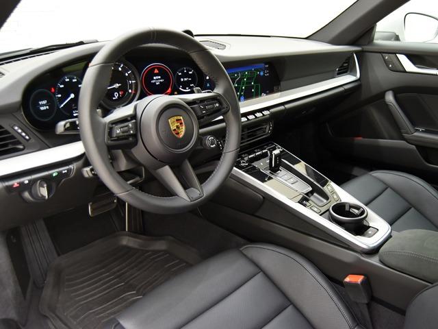 ９１１ ９１１カレラ　スポーツクロノＰＫＧ　ＯＰ３８５　スポーツデザインＰＫＧ　スポーツエグゾーストシステム　ＡＣＣ　Ｆ２０Ｒ２１ｉｎＡＷ　ベンチレーター　ホイールサテンブラック塗装　プライバシーガラス　ライトデザインＰＫＧ　シートＨ　黒革（11枚目）