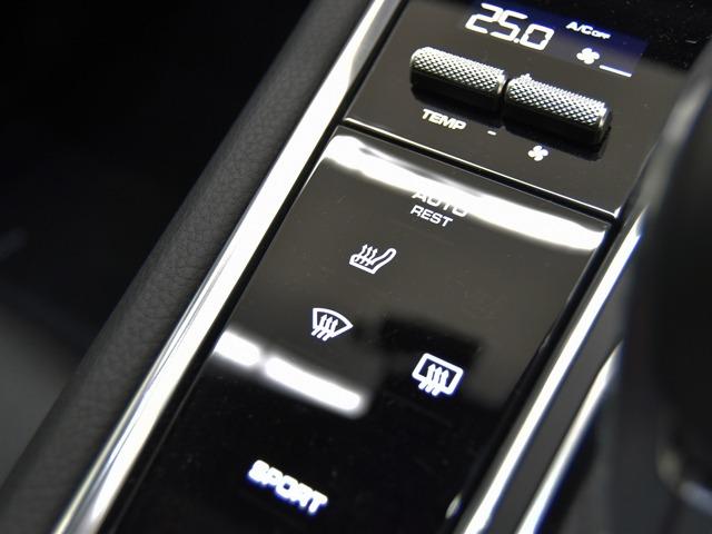 パナメーラ ベースグレード　パノラマＳＲ　４＋１シート　２０ｉｎＡＷ　トラフィックジャムアシスト　ＬＥＤヘッドライト　スモーカーＰＫＧ　プライバシーガラス　パワーテールゲート　ＦシートＨ　カップホルダーカバーフロント　ＡＣＣ（18枚目）