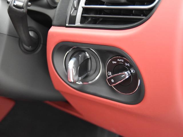 マカン マカンＧＴＳ　スポーツクロノＰＫＧ　２０２５ｙモデル　ＯＰ１１８　黒赤革　パノラマＳＲ　ＢＯＳＥ　レーンキープ　ＰＤＬＳ＋　プライバシーガラス　Ｈ付マルチファンクションステアリングホイール　パワステ＋　ＦシートＨ　スポーツエグゾースト　２１ｉｎＡＷ　禁煙（22枚目）