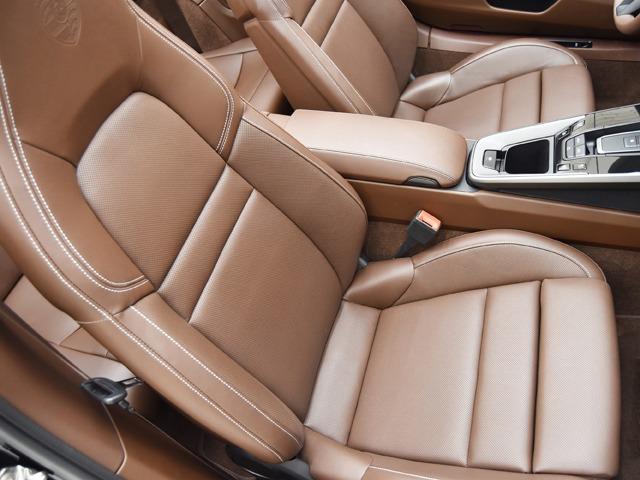９１１ ９１１カレラ４Ｓ　カブリオレ　スポーツクロノＰＫＧ　ＯＰ４３３　茶革　ＰＤＬＳ＋　Ｆアクスルリフトシステム　２０／２１ｉｎＡＷ　ＡＣＣ　１４ｗａｙパワーシートメモリーＰＫＧ　ＢＯＳＥ　ポルシェクレストエンボスヘッドレスト　ポルシェエントリー＆ドライブ（11枚目）