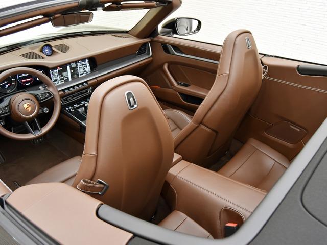 ９１１ ９１１カレラ４Ｓ　カブリオレ　スポーツクロノＰＫＧ　ＯＰ４３３　茶革　ＰＤＬＳ＋　Ｆアクスルリフトシステム　２０／２１ｉｎＡＷ　ＡＣＣ　１４ｗａｙパワーシートメモリーＰＫＧ　ＢＯＳＥ　ポルシェクレストエンボスヘッドレスト　ポルシェエントリー＆ドライブ（14枚目）