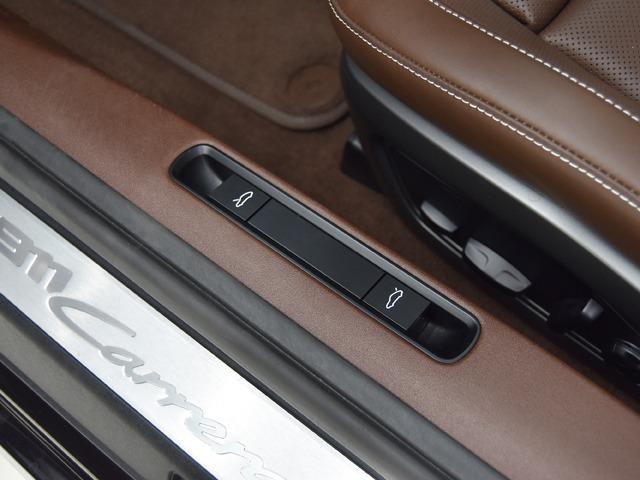 ９１１ ９１１カレラ４Ｓ　カブリオレ　スポーツクロノＰＫＧ　ＯＰ４３３　茶革　ＰＤＬＳ＋　Ｆアクスルリフトシステム　２０／２１ｉｎＡＷ　ＡＣＣ　１４ｗａｙパワーシートメモリーＰＫＧ　ＢＯＳＥ　ポルシェクレストエンボスヘッドレスト　ポルシェエントリー＆ドライブ（27枚目）