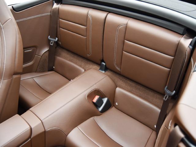 ９１１ ９１１カレラ４Ｓ　カブリオレ　スポーツクロノＰＫＧ　ＯＰ４３３　茶革　ＰＤＬＳ＋　Ｆアクスルリフトシステム　２０／２１ｉｎＡＷ　ＡＣＣ　１４ｗａｙパワーシートメモリーＰＫＧ　ＢＯＳＥ　ポルシェクレストエンボスヘッドレスト　ポルシェエントリー＆ドライブ（30枚目）