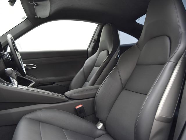 ９１１ ９１１カレラＧＴＳ　スポーツクロノＰＫＧ　ベンチレーター　ポルシェエントリー＆ドライブ　スポーツエグゾースト　前後Ｐセンサー＋Ｂカメラ　パワステ＋　２０ｉｎＡＷ　黒革　ライトデザインＰＫＧ　ＧＴスポーツステアリングホイール　シートＨ　ＰＤＬＳ（9枚目）