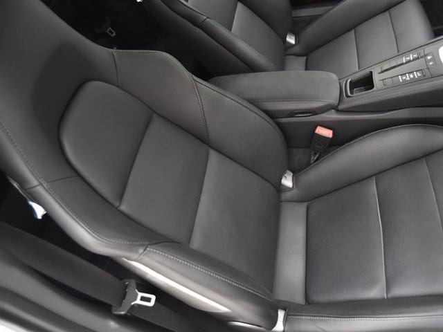 ９１１ ９１１カレラＧＴＳ　スポーツクロノＰＫＧ　ベンチレーター　ポルシェエントリー＆ドライブ　スポーツエグゾースト　前後Ｐセンサー＋Ｂカメラ　パワステ＋　２０ｉｎＡＷ　黒革　ライトデザインＰＫＧ　ＧＴスポーツステアリングホイール　シートＨ　ＰＤＬＳ（11枚目）