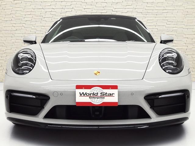 ９１１ ９１１カレラ　スポーツクロノＰＫＧ　スポーツデザインＰＫＧ　ＯＰ４６４　スレートグレー／クレヨンツートンレザー　Ｆ２０Ｒ２１ｉｎＡＷ　ガラスＳＲ　ＡＣＣトラフィックジャムアシスト付　ベンチレーター　パルダオインテリアＰＫＧ　プライバシーガラス　シートＨ　禁煙（7枚目）