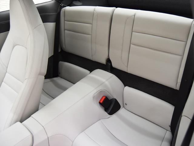 ９１１ ９１１カレラ　スポーツクロノＰＫＧ　スポーツデザインＰＫＧ　ＯＰ４６４　スレートグレー／クレヨンツートンレザー　Ｆ２０Ｒ２１ｉｎＡＷ　ガラスＳＲ　ＡＣＣトラフィックジャムアシスト付　ベンチレーター　パルダオインテリアＰＫＧ　プライバシーガラス　シートＨ　禁煙（14枚目）